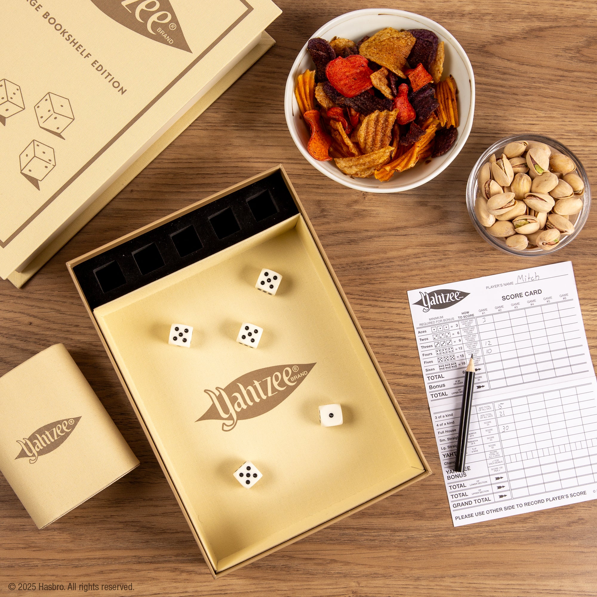 Yahtzee Vintage Bookshelf Edition - Image 5